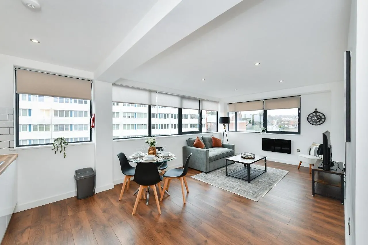 Carlton Heights: Modern 2-Bedroom Corporate and Leisure Apartment Nottingham