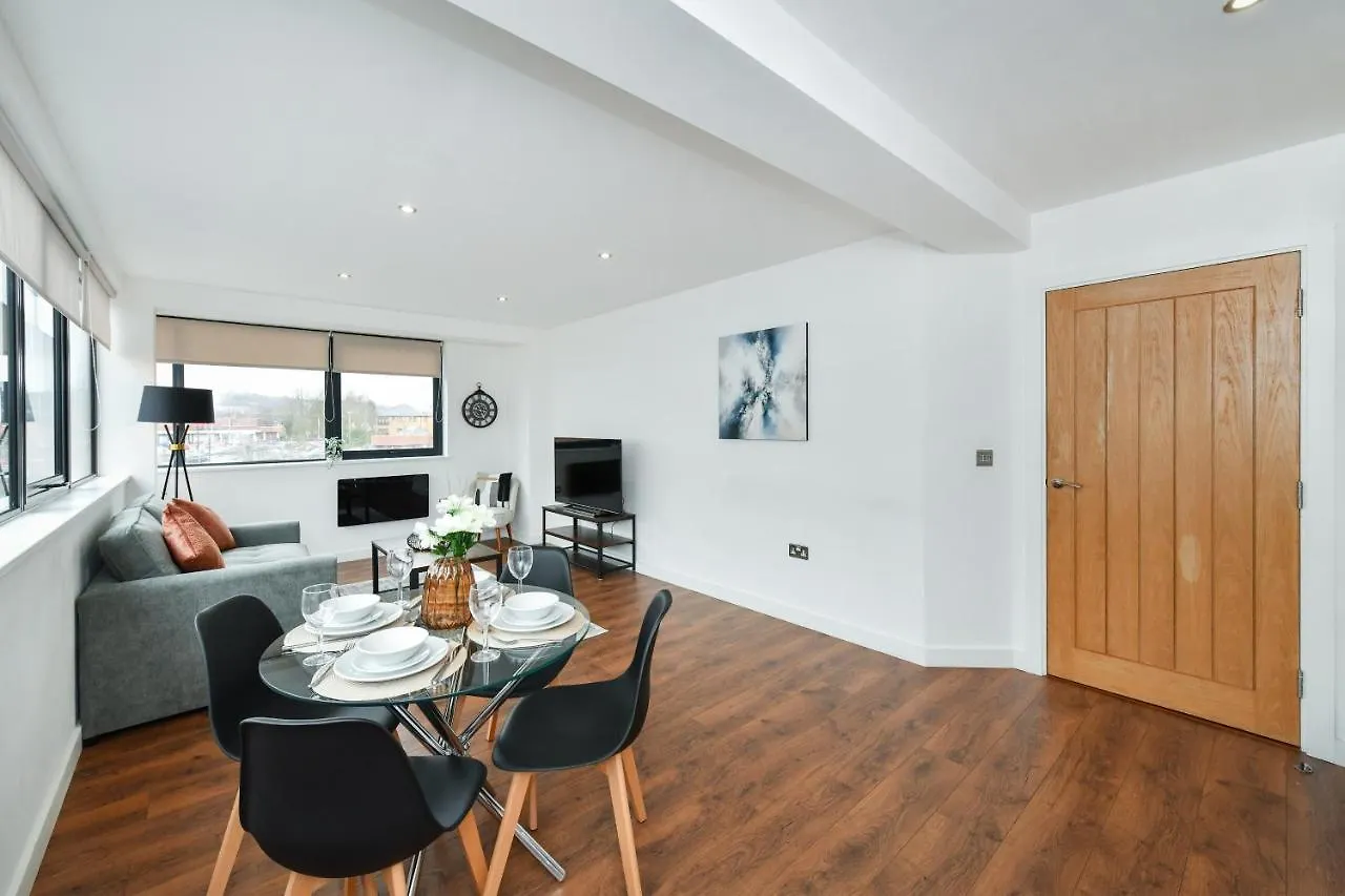 Carlton Heights: Modern 2-Bedroom Corporate and Leisure Apartment Nottingham