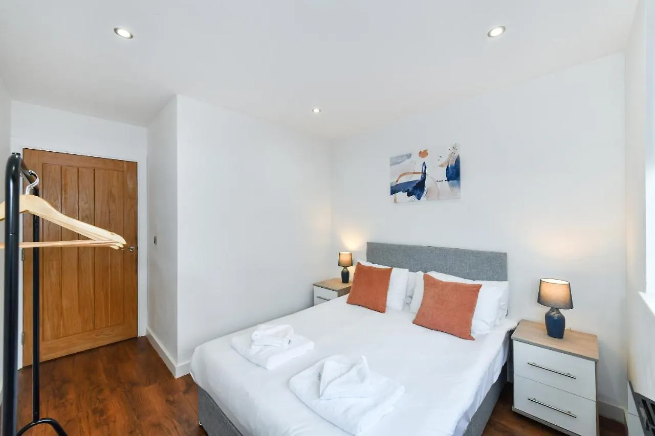 Carlton Heights: Modern 2-Bedroom Corporate and Leisure Apartment Nottingham 0*,